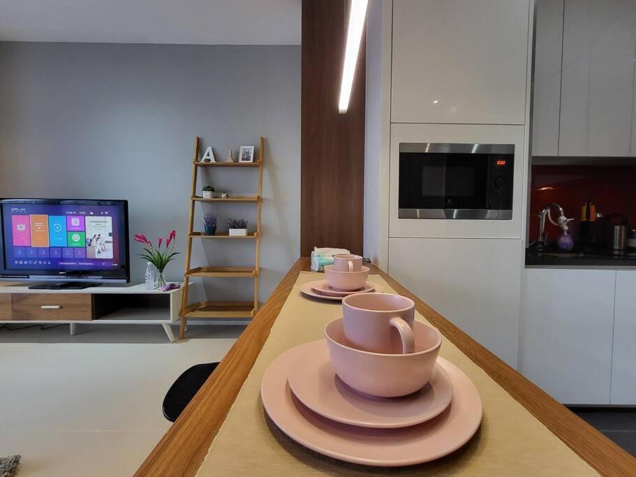 Mont Kiara Deluxe One Bedroom Balcony #1-2pax Mont Kiara Kl *