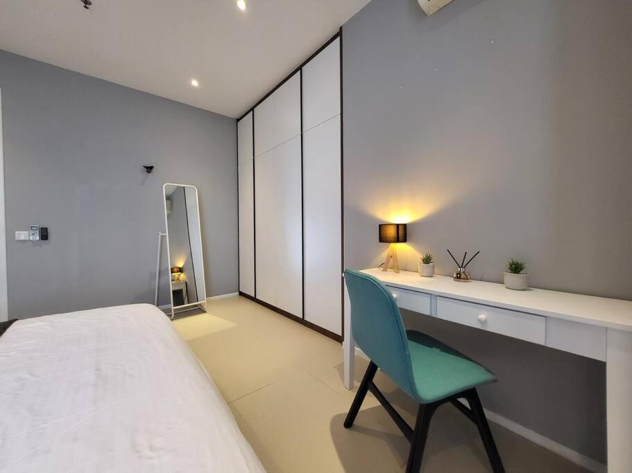 Mont Kiara Deluxe One Bedroom Balcony #1-2pax Mont Kiara Kl Pangsapuri Kuala Lumpur